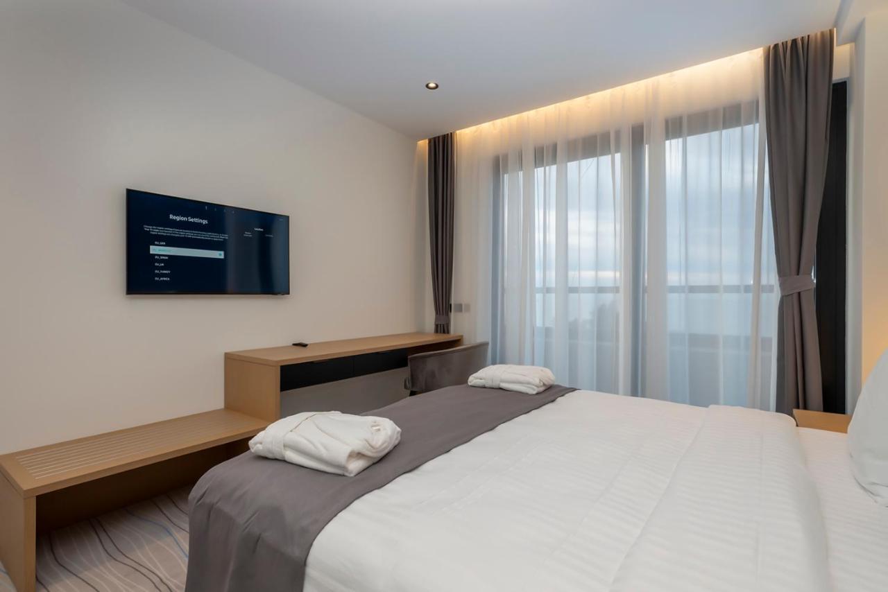 The Grandeur Hotel Batumi Exterior photo