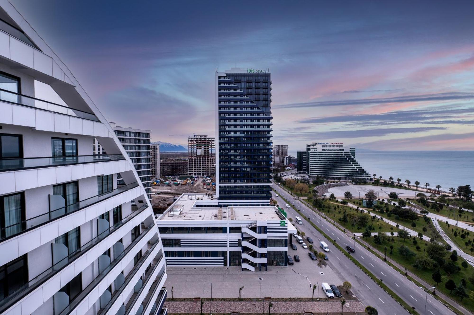 The Grandeur Hotel Batumi Exterior photo